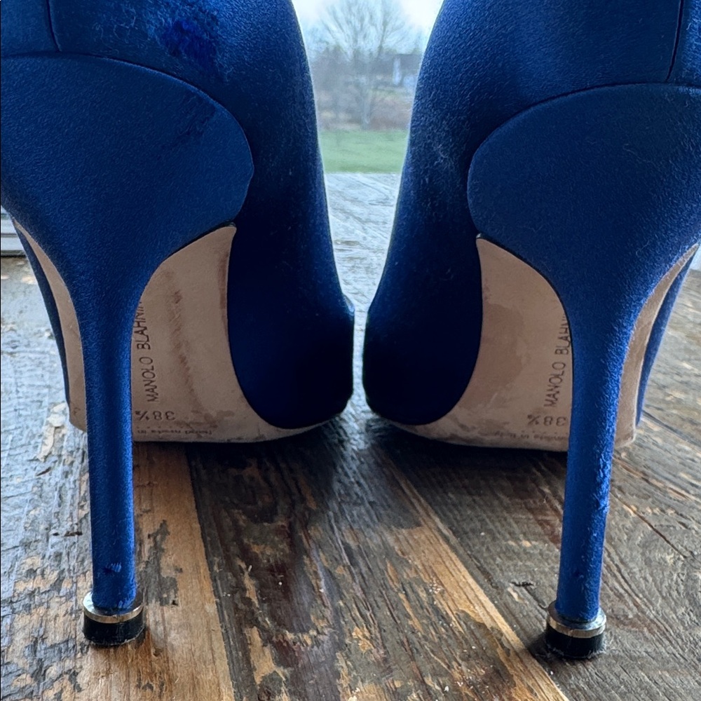 Manolo Blahnik Blue Satin Hangisi pumps - Picture 8 of 16
